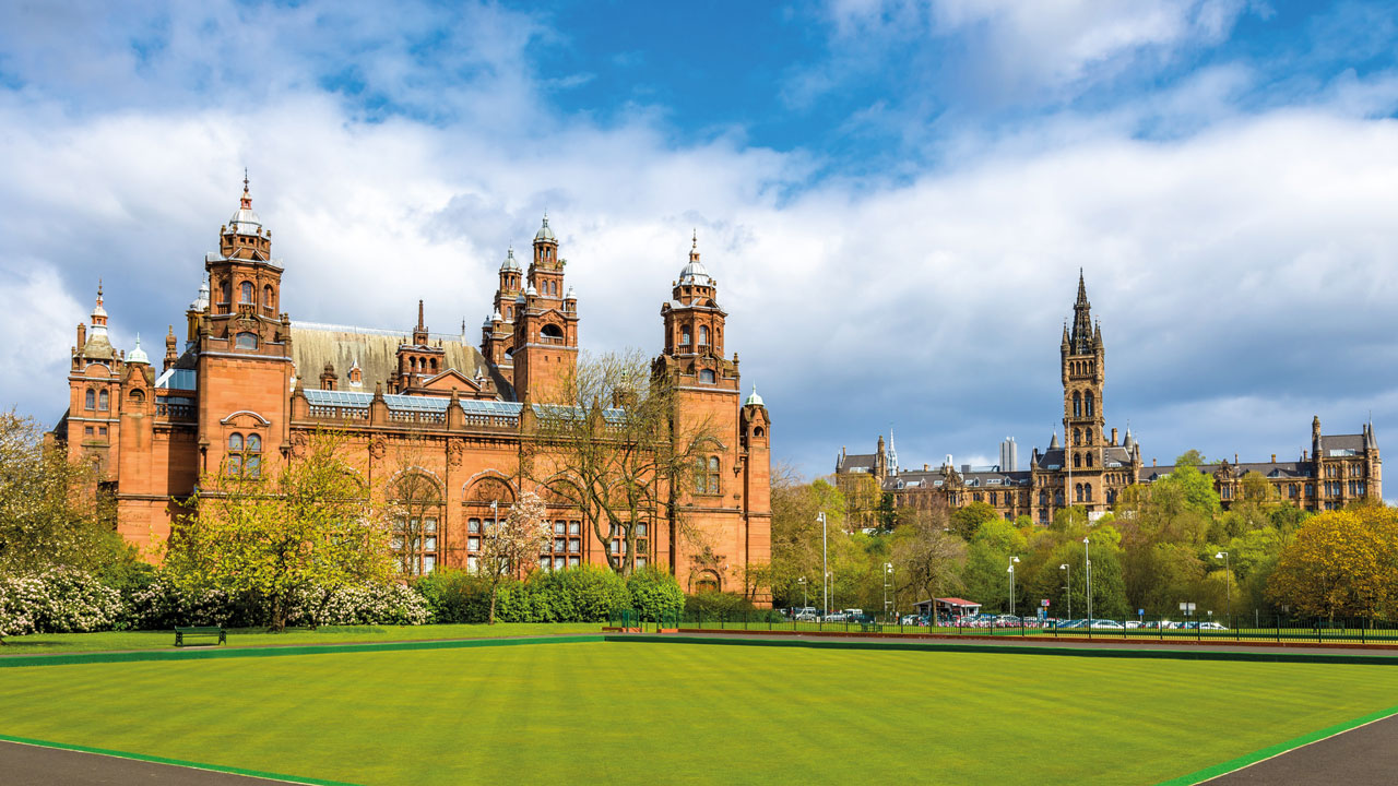 Klassenfahrt Glasgow Schülerin macht ein Selfie in Glasgow
