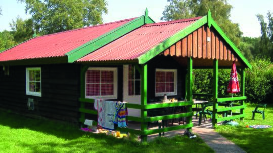 1 Klassenfahrt Emsland_SchlossDankern FerienzentrumSchlossDankern HausTypA Außenansicht