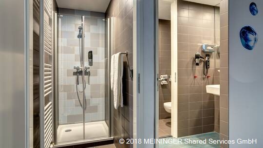 4 Klassenfahrt Amsterdam MeiningerAmsterdamAmstel Bad