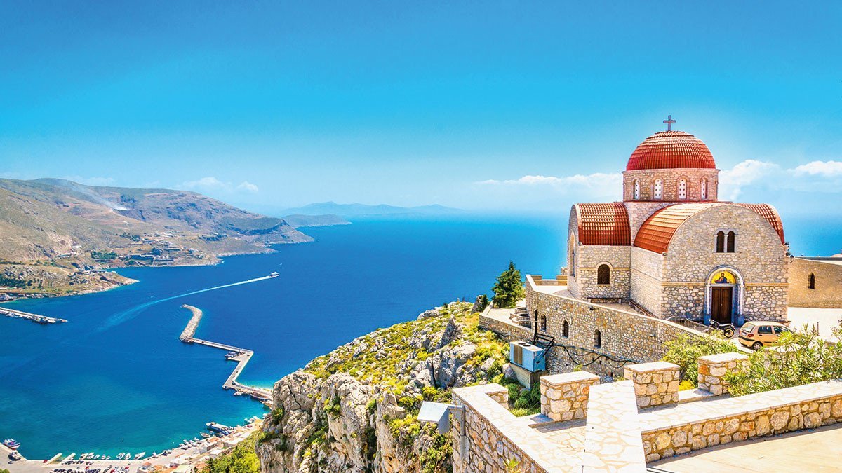 Klassenfahrt Kreta Kirche auf einem Berg in Kreta.