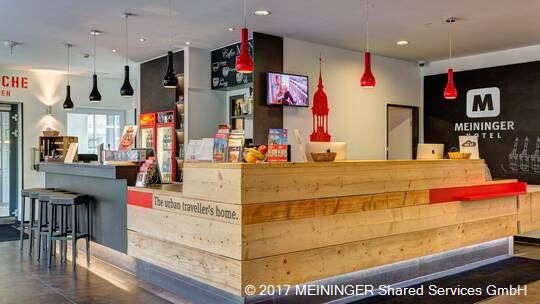 1 Klassenfahrt Hamburg MEININGERHotelHamburgCityCenter Rezeption