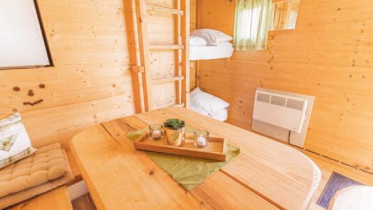 4 Klassenfahrt Chiemsee Almdorado AlmhüttemitTisch