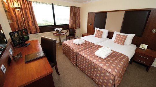Erskine Bridge Hotel & Spa Surrey 200 Ltd Erskine Bridge Hotel & Spa Surrey 200 Ltd