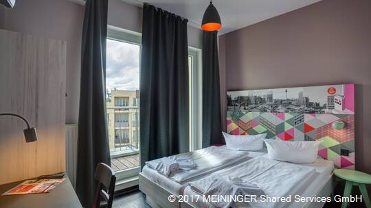 3 Klassenfahrt Berlin MEININGERHotelBerlinAlexanderplatz Doppelzimmer