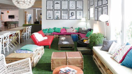 1 Klassenfahrt Gardasee meetgardalakehostel Aufenthaltsbereich