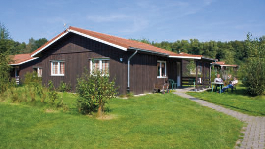 1 Klassenfahrt Emsland_SchlossDankern FerienzentrumSchlossDankern HausTypB Außenansicht