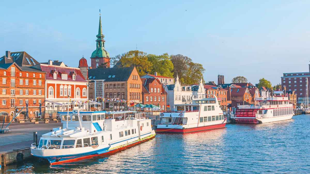 Bootsausflug mit einer Klasse an der Schlei