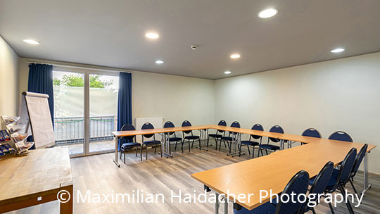 5 Klassenfahrt Wien ao Wien Hbf Konferenzraum