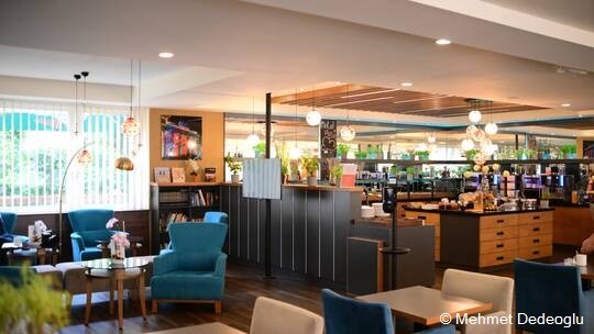 5 Klassenfahrt Berlin MotelPlusBerlin Sitzecke+Frühstück