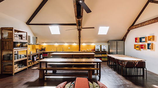 1 Klassenfahrt Porto The Passenger Fruehstuecksraum