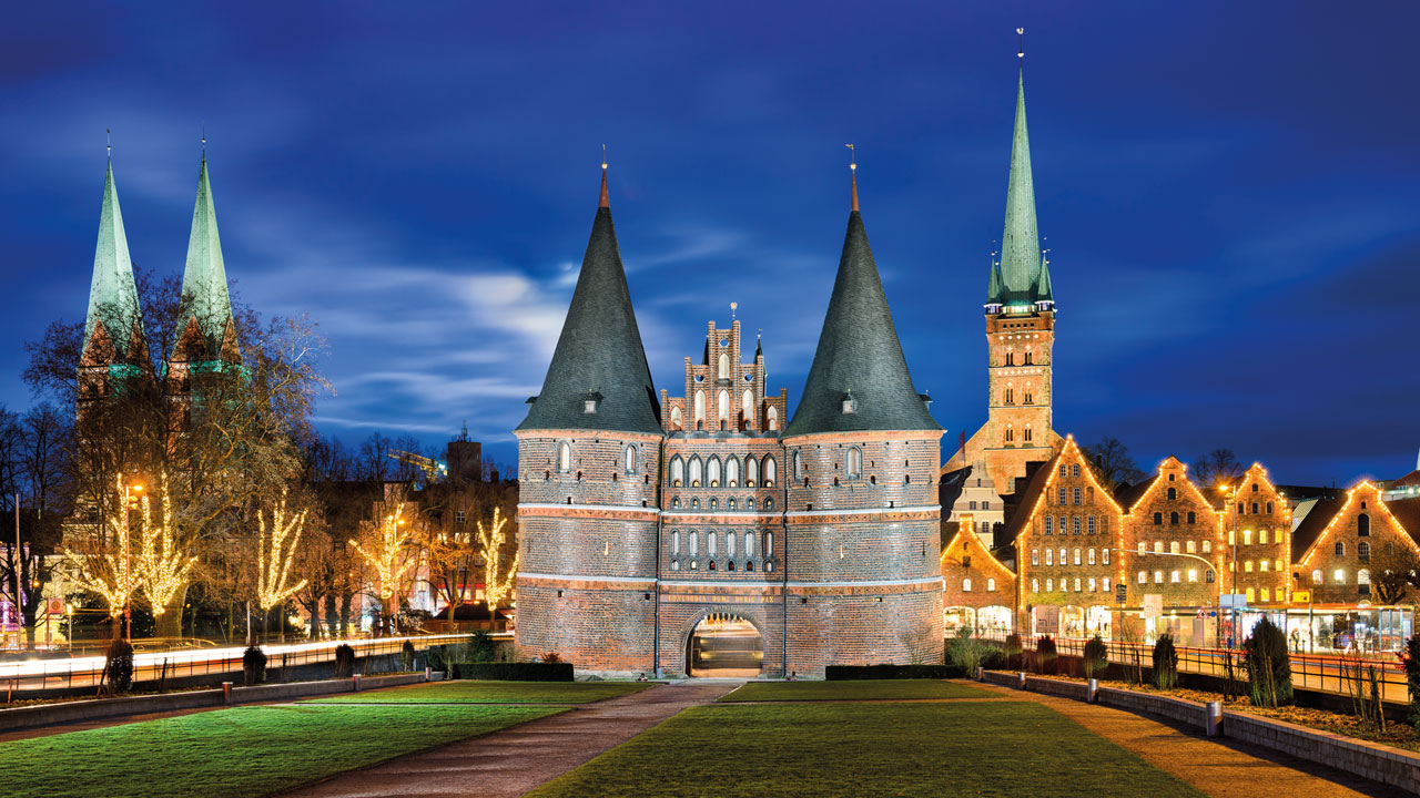 Holstentor bei Nacht