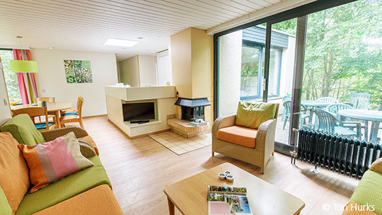 2 Klassenfahrt Deutschland CenterParcsBispingerHeide wohnzimmer Terrasse