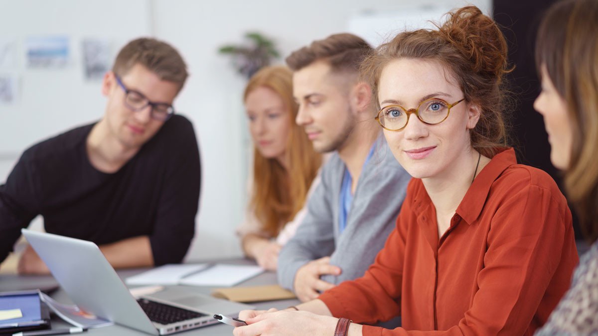 Lerngruppe Jugend forscht SChulpreis Lerngruppe mit jungen Leuten