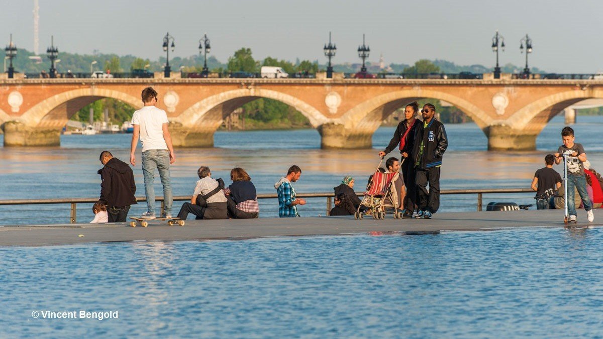 Klassenfahrt Bordeaux Brücke in Bordeaux