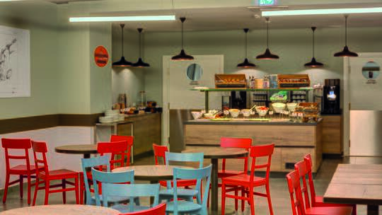 3 Klassenfahrt Mailand MEININGERHotelMilanoLambrate Frühstücksraum