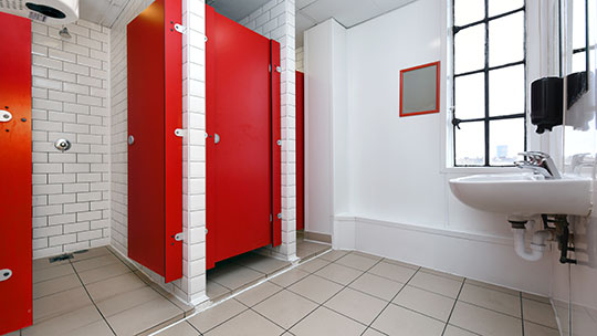 5 Klassenfahrt London RestUpHostel Badezimmer