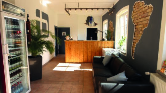 5 Klassenfahrt Rostock bluedoorsKTVHostel Lobby