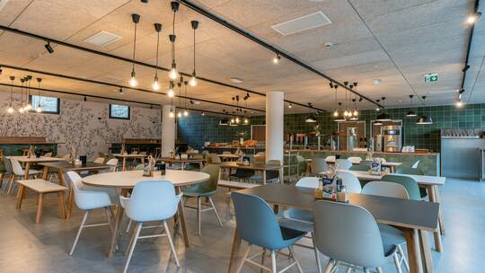 3 Klassenfahrt Marseille MEININGERHotelMarseilleCentreLaJoliette Frühstücksbereich