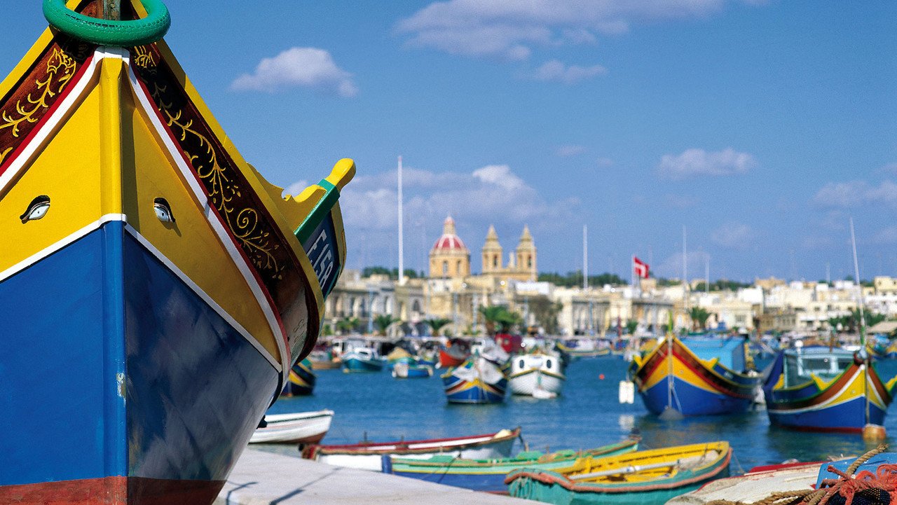 Gruppenreisen Malta Malta Stimmung mit buntem Boot
