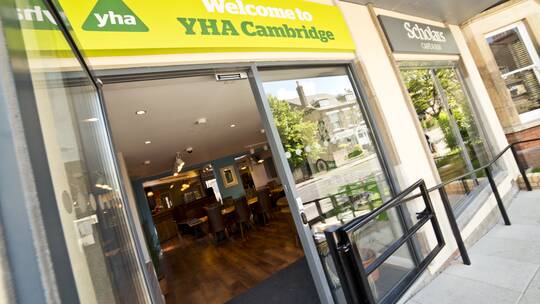 2 Klassenfahrt Cambridge YHACambridge Eingang