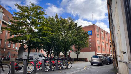 5 Klassenfahrt Lille IbisBudgetHotelLilleCentre Aussenansicht