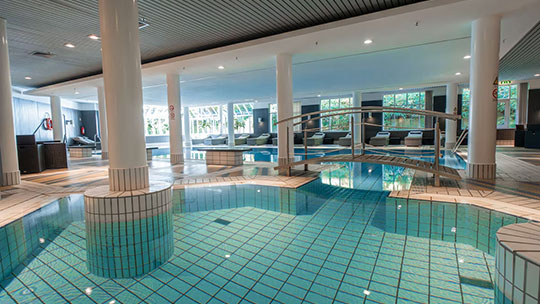 4 Gruppenreise Ruhrgebiet RadissonBluDortmund Schwimmbad