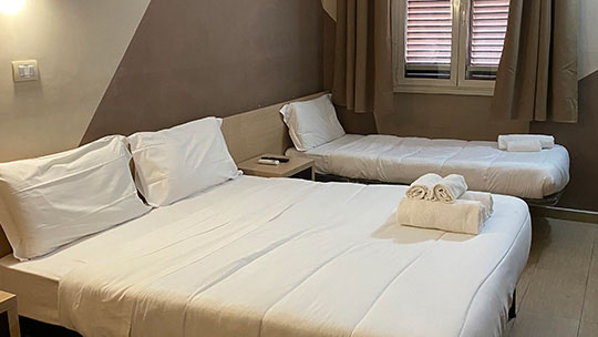 3 Klassenfahrt Rom Hotel Cherubini MBZ1 3 Klassenfahrt Rom Hotel Cherubini MBZ1