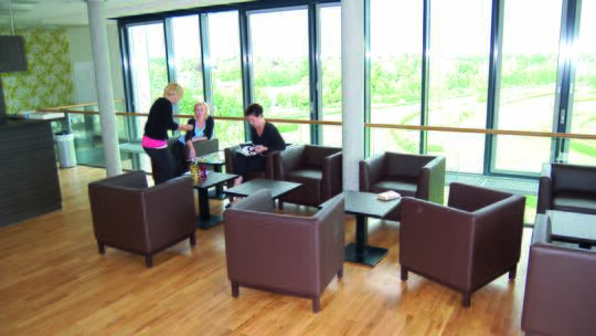 4 Klassenfahrt Hamburg JugendherbergeHornerRennbahn Aufenthaltsraum