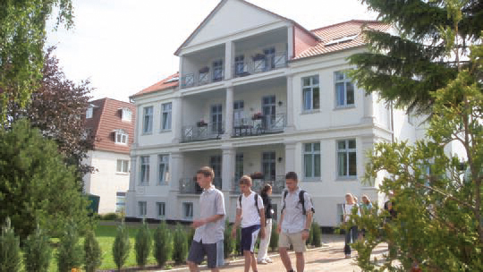 1 Klassenfahrt Kühlungsborn Hermann17 Außenansicht 1 Klassenfahrt Kühlungsborn Hermann17 Außenansicht