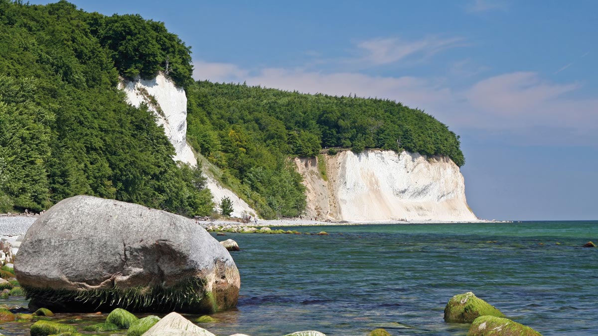 Schülergruppe am Strand