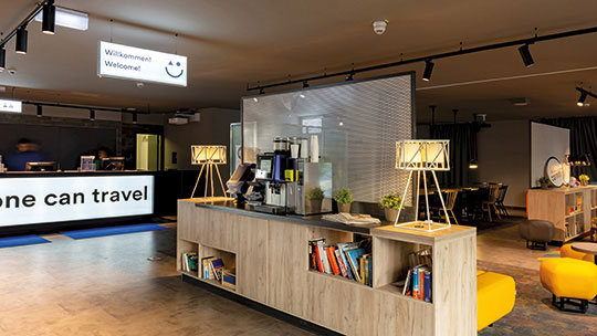 3 Klassenfahrt Stuttgart ao Lobby