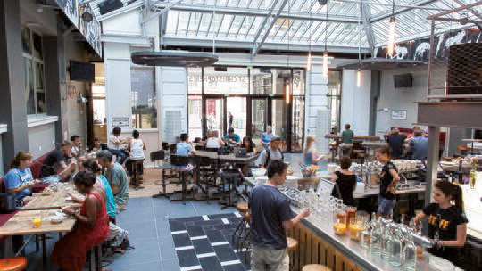 4 Klassenfahrt Paris StChristophersInnParisGareduNord SportsBar