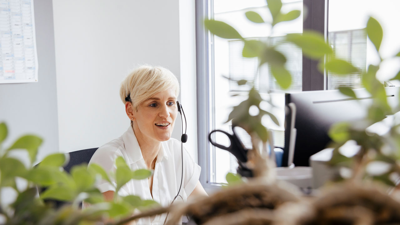 Mitarbeiter Reisebearbeitung Holzschuhsammlung