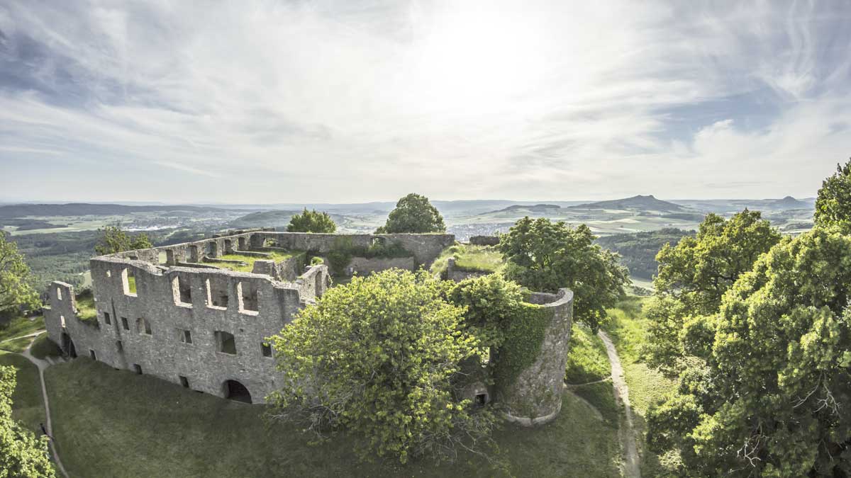 Klassenfahrt an den Bodensee/Singen Burgruine in Singen aus der Vogelperspektive