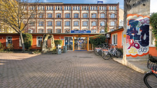 1 Klassenfahrt Berlin a&oBerlinFriedrichshain Eingang