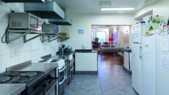 4 Klassenfahrt London AstorHydePark Küche