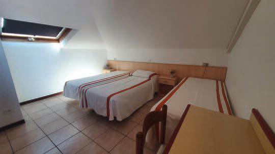 2 Klassenfahrt Gardasee HotelBetty Mehrbettzimmer