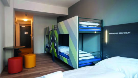 2 Klassenfahrt Bremen a&o Mehrbettzimmer