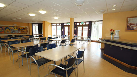3 Klassenfahrt Nordirland BushmillsYouthHostel Speißesaal 3 Klassenfahrt Nordirland BushmillsYouthHostel Speißesaal