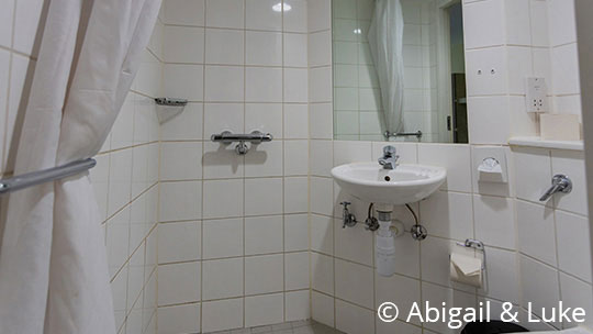 4 Klassenfahrt Canterbury Parkwood Flats Canterbury Badezimmer