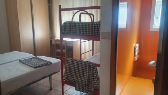 3 Klassenfahrt Gardasee HotelBetty Mehrbettzimmer2