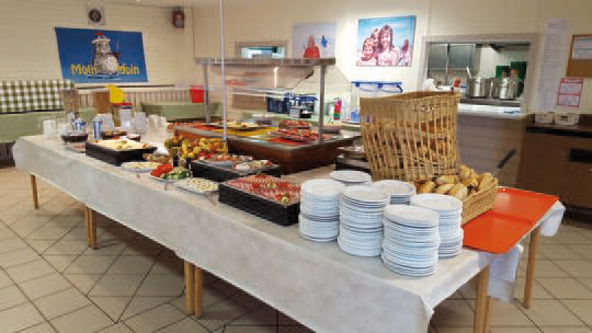 5 Klassenfahrt Rügen FeriendorfUmmanz Frühstücksbüffet