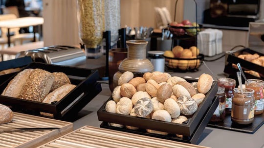 2 Klassenfahrt Hamburg Zleep Hotel Fruehstueck