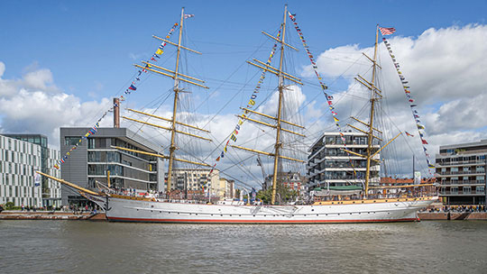 2 Klassenfahrt Bremerhaven Unterkunft Schulschuff Bremerhaven aussen Ansicht