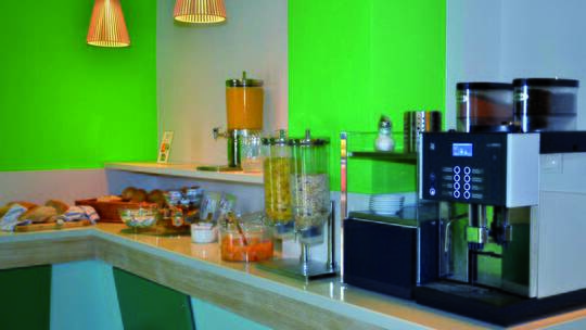 2 Klassenfahrt Budapest WombatsCityHostelBudapest Fruehstuecksbuffet