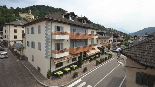 z. B. Hotel Italia ★★★ z. B. Hotel Italia ★★★