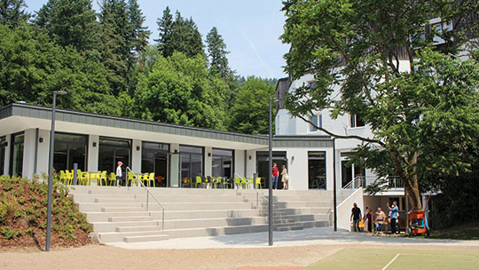 4 Klassenfahrt Freiburg Jugendherberge Terrasse2 4 Klassenfahrt Freiburg Jugendherberge Terrasse2