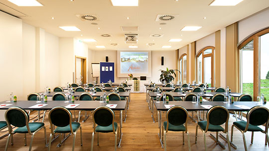 4 Gruppenreise Innsbruck AlphotelInnsbruck Konferenzraum 4 Gruppenreise Innsbruck AlphotelInnsbruck Konferenzraum