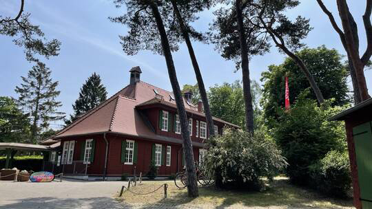 1 Klassenfahrt Usedom FerienparkAhlbeck Zelte Außenansicht