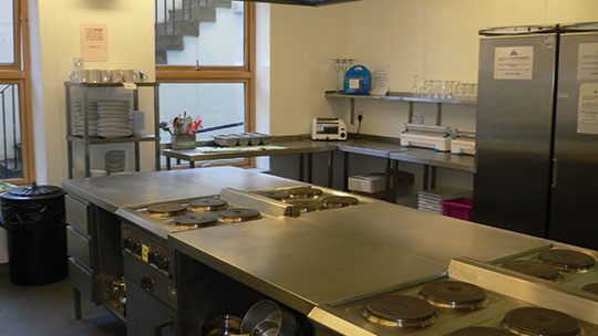 4 Klassenfahrt Edinburgh CentralYouthHostel Küche